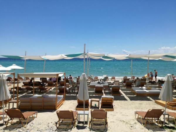 Crystal Blue Apartments Nea Kallikrateia Εξωτερικό φωτογραφία