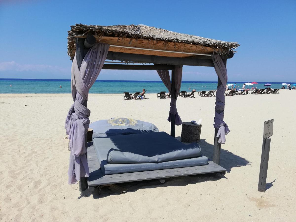 Crystal Blue Apartments Nea Kallikrateia Εξωτερικό φωτογραφία